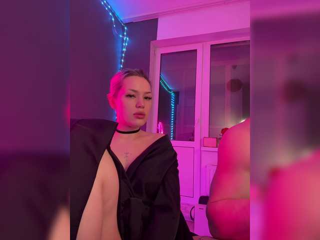 James-Eva0's BongaCams show and profile