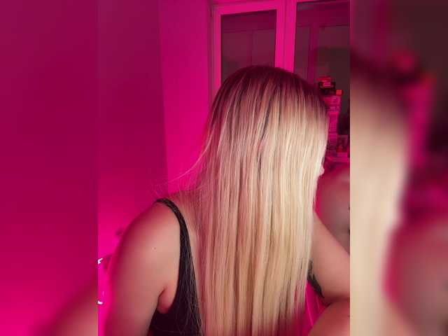 James-Eva0's BongaCams show and profile