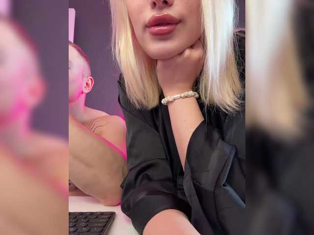 go to chat with James-Eva0