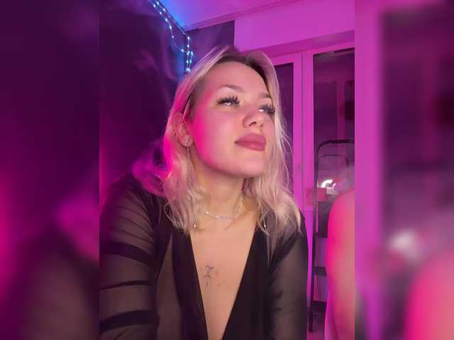 go to chat with James-Eva0