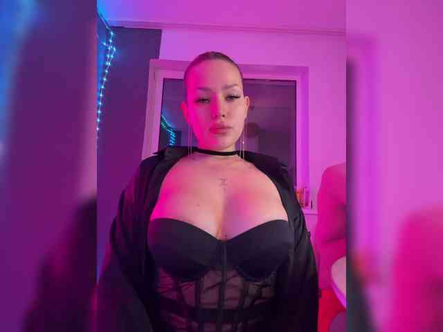 James-Eva0 Live Webcam on {site_name}