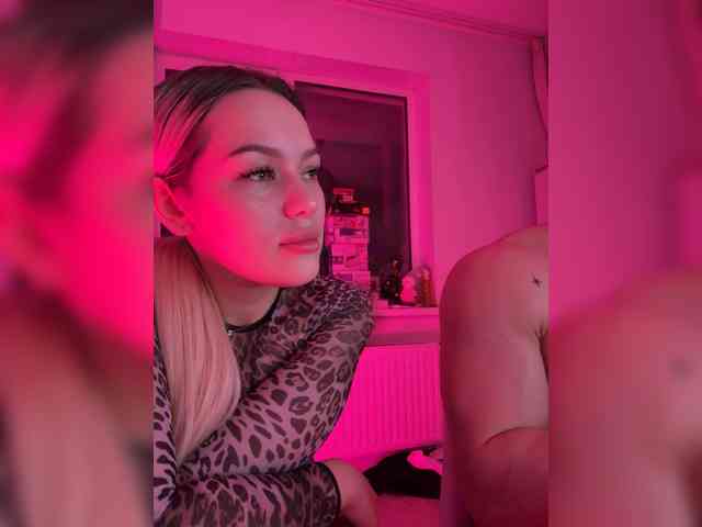 James-Eva0 Live Webcam on BongaCams
