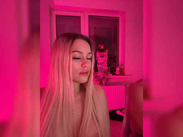 James-Eva0 Live Webcam on BongaCams