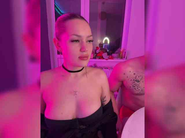 James-Eva0 Live Webcam on BongaCams