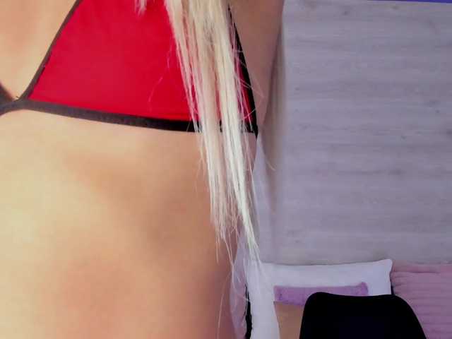 Hillary-hott webcam bongacams model stream image