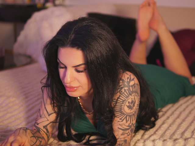 GiaInked's BongaCams show and profile