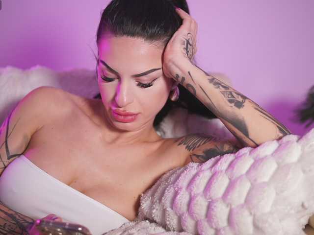 GiaInked's BongaCams show and profile