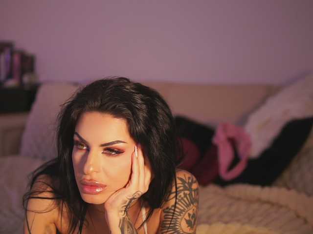 GiaInked's BongaCams show and profile