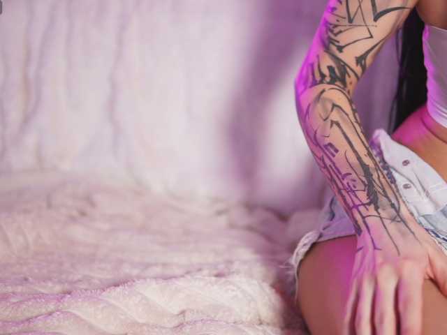 GiaInked's BongaCams show and profile