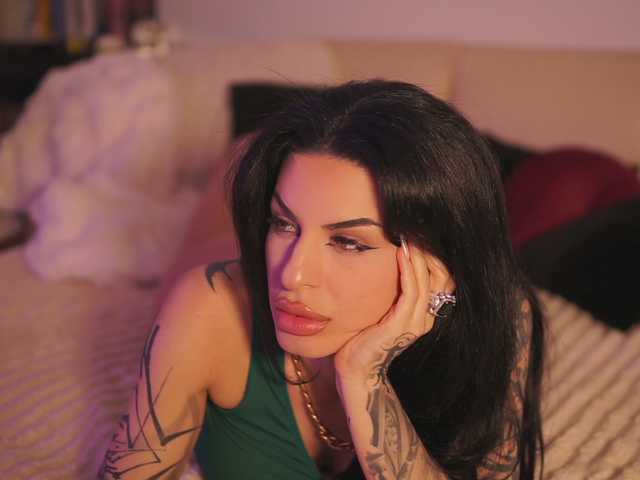 GiaInked's BongaCams show and profile