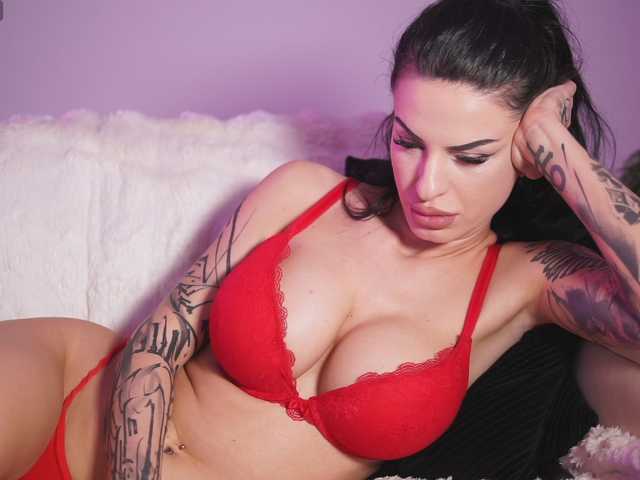 GiaInked's BongaCams show and profile