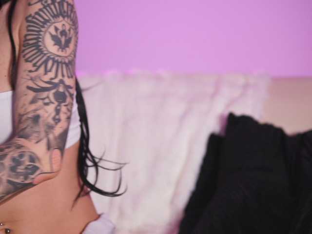 GiaInked's BongaCams show and profile