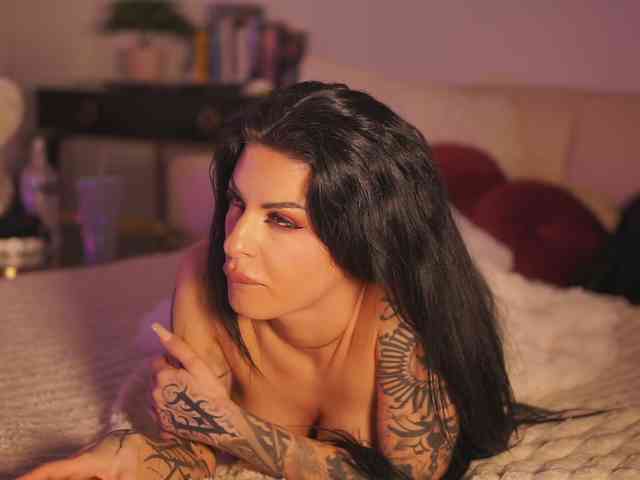 GiaInked Live Webcam on BongaCams