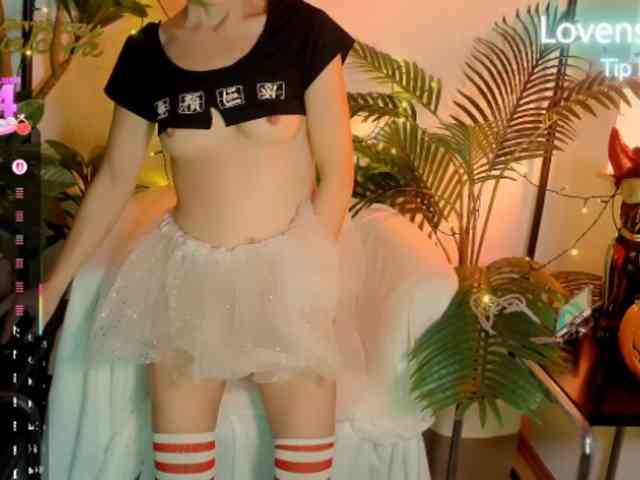 smallestgirlinchat01 webcam