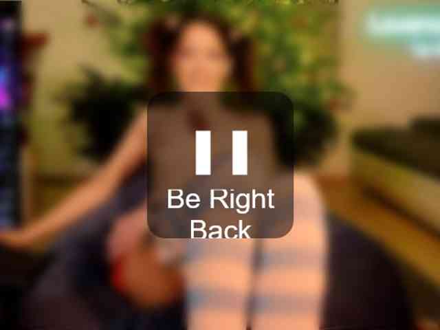 smallestgirlinchat01 webcam