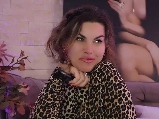 FeliciaKrige's BongaCams show and profile