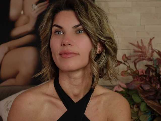 FeliciaKrige's BongaCams show and profile