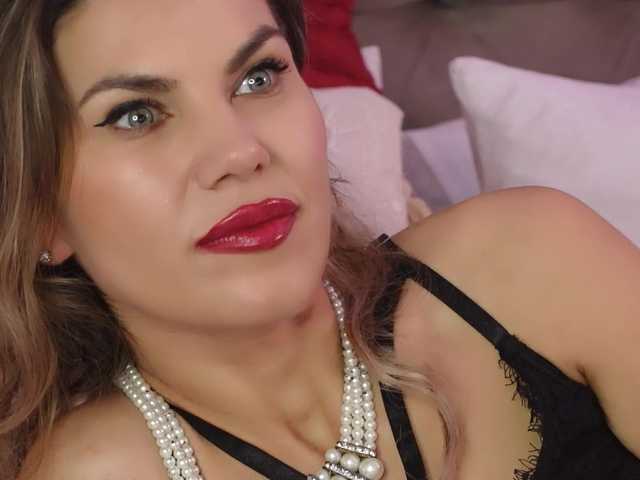 FeliciaKrige's BongaCams show and profile