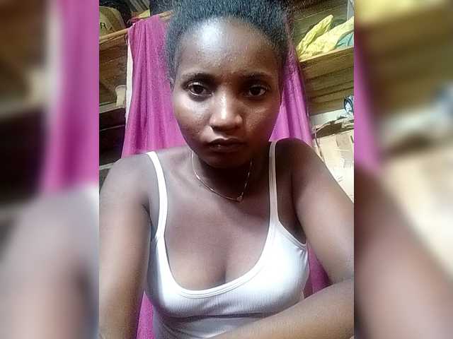 Happiness007 webcam bongacams model stream image