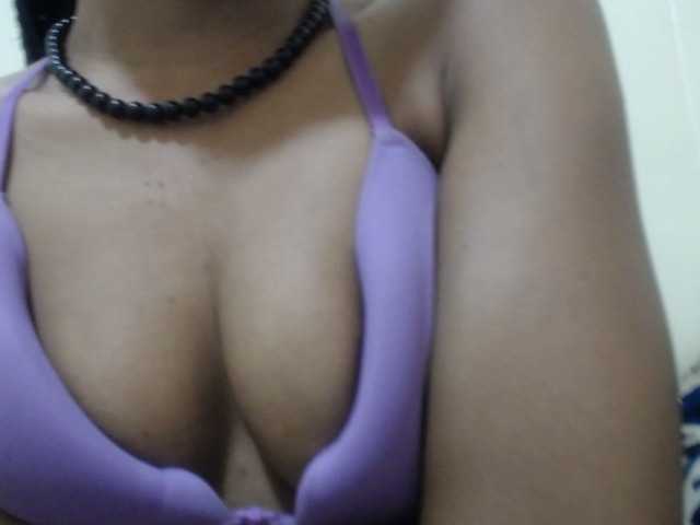 sumeyhia's BongaCams show and profile