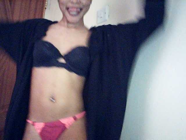 sumeyhia's BongaCams show and profile