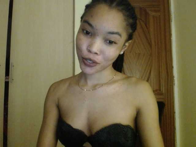 sumeyhia's BongaCams show and profile