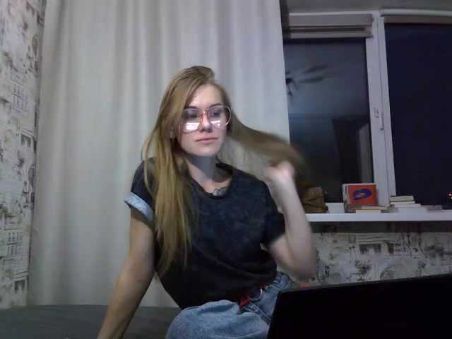 Marina-1625's BongaCams show and profile