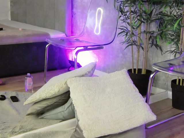 Sex chat gratuit in direct cu NattyMoonx pe BongaCams