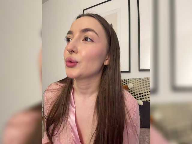 ChloeMeow's BongaCams show and profile