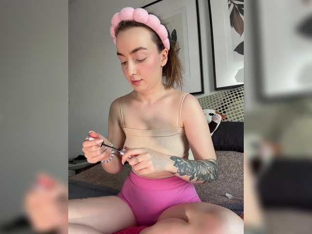 ChloeMeow's BongaCams show and profile