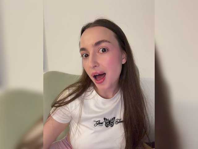 ChloeMeow's BongaCams show and profile