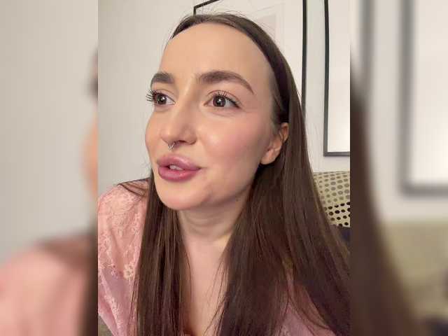 ChloeMeow's BongaCams show and profile