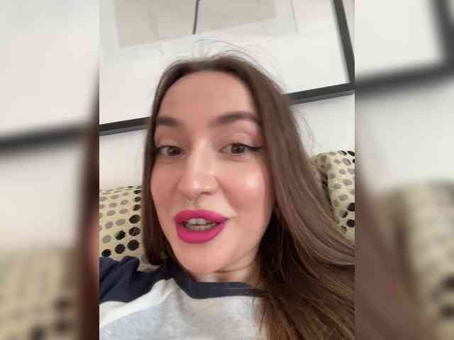 ChloeMeow Live Webcam on BongaCams