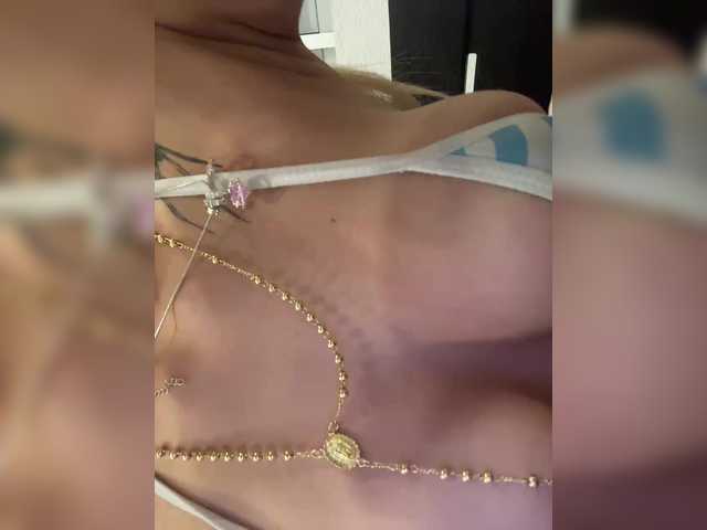 AlannaViera's BongaCams show and profile