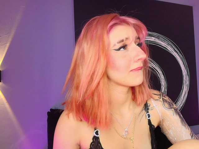 AlannaViera's BongaCams show and profile