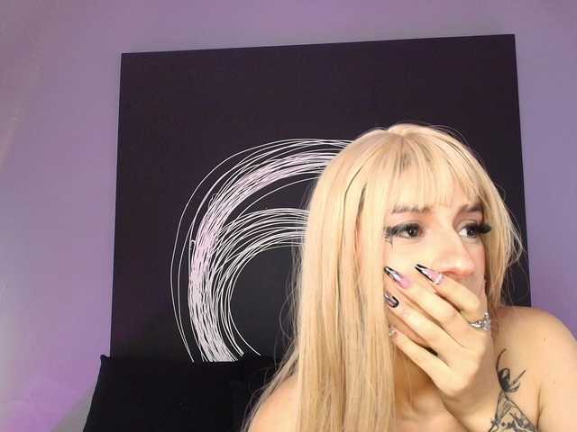 AlannaViera's BongaCams show and profile