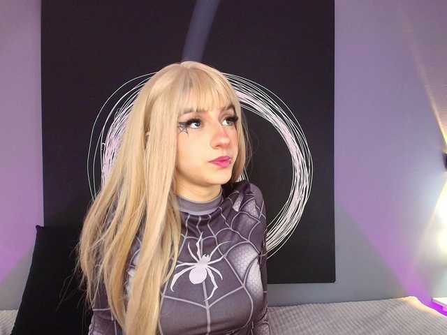 AlannaViera's BongaCams show and profile