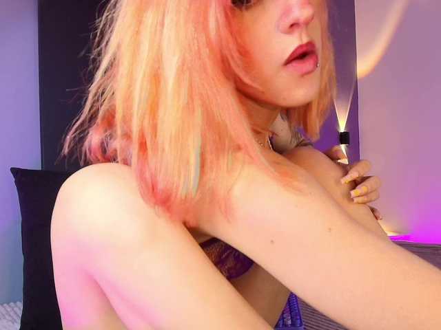 AlannaViera's BongaCams show and profile