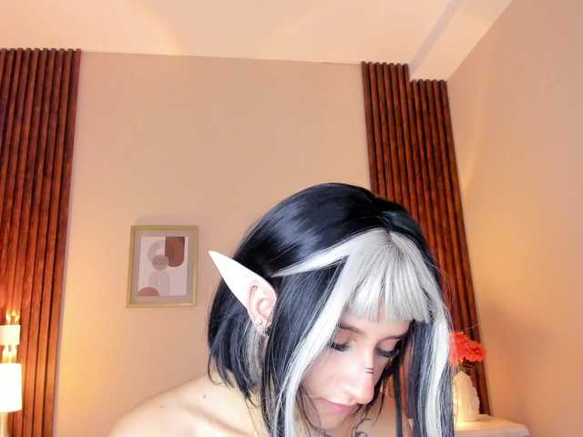 AlannaViera's BongaCams show and profile