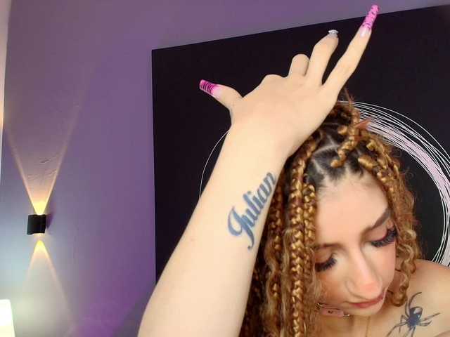 AlannaViera's BongaCams show and profile