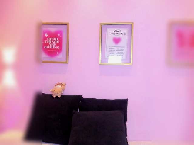 AlannaViera's BongaCams show and profile