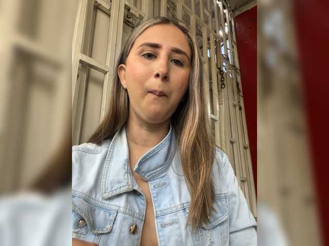 IsabellaStil's BongaCams show and profile