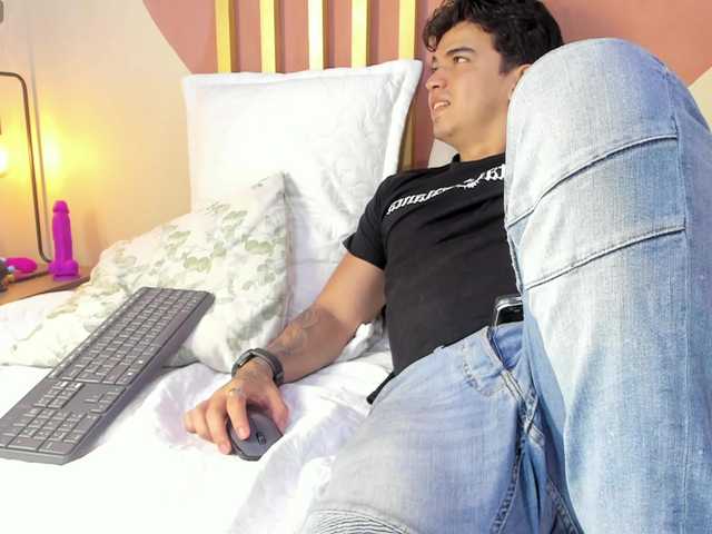  JakeAndNicole chat room