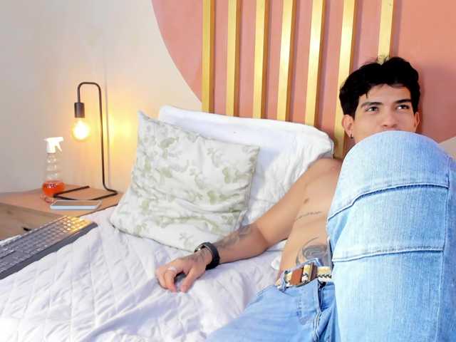  JakeAndNicole chat room