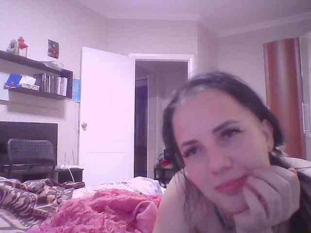 Yxoooeiy bongacams