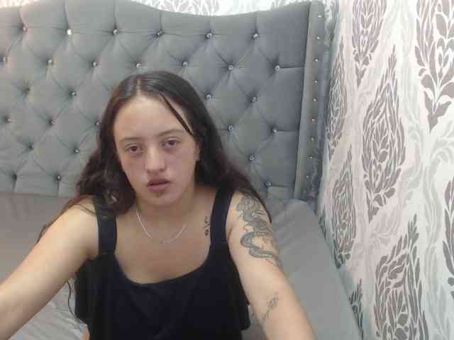 lauraxshein webcam