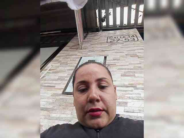 Valeriacurvy Valeriacurvy