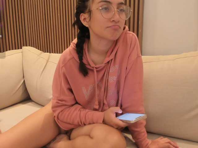 KayLov from BongaCams