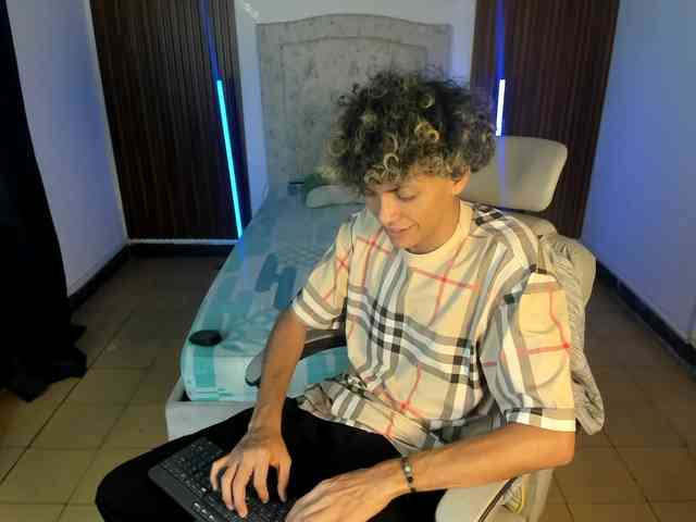 hot-bunny- Live Webcam on {site_name}