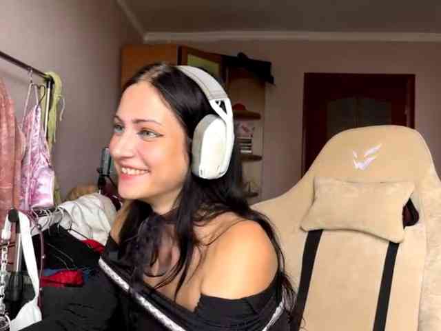 YajairaWeare webcam